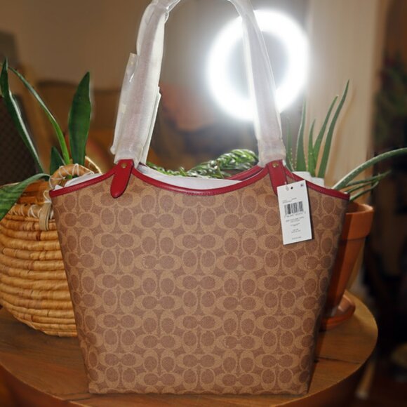 NWT Coach Signature Leather Tote Bag - Picture 1 of 7